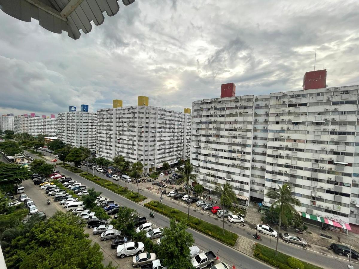 Popular Condo เมืองทองธานี Пак Крет Екстериор снимка