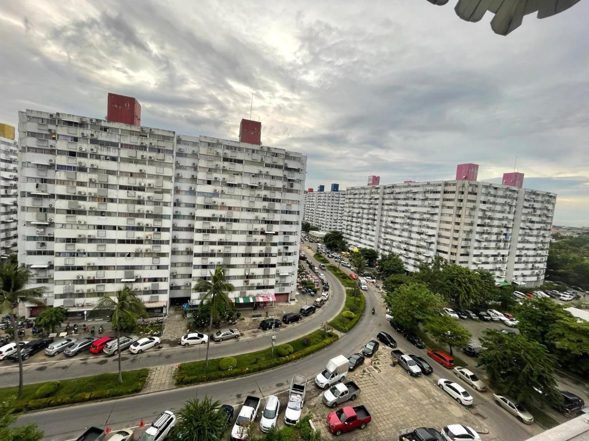 Popular Condo เมืองทองธานี Пак Крет Екстериор снимка